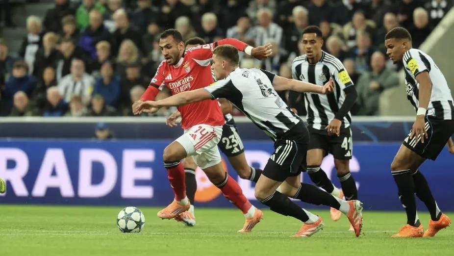 里程碑夜！本菲卡外线爆发，德甲转会期刷纪录，更衣室稳定，资深球员宣示担当的简单介绍